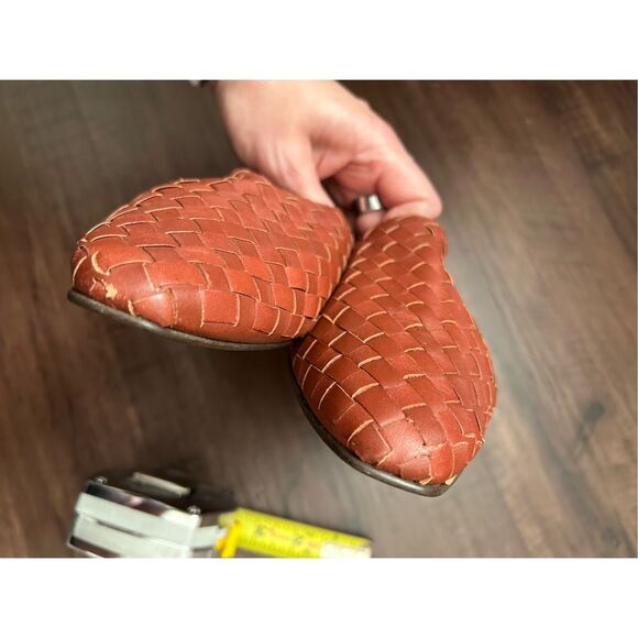 Connie Wicker Woven Slip-On Brown Shoes, Size 9 - Picture 5 of 9